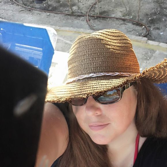 Meet the Posher Other - Meet your Posher, Kendra